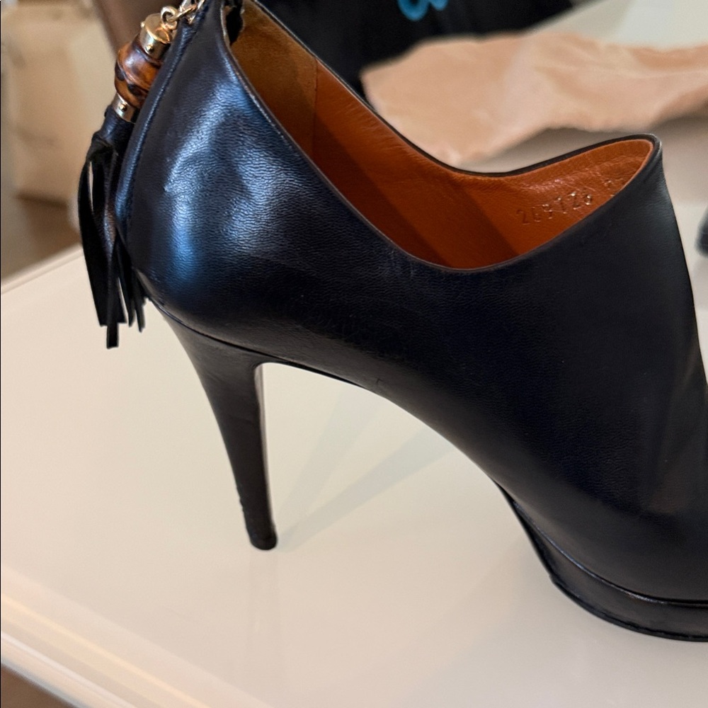 Elegant Black Leather Women's Heels